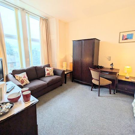 Hollybank - Ensuite Room & Use Of Large Shared Kitchen دومفريس المظهر الخارجي الصورة