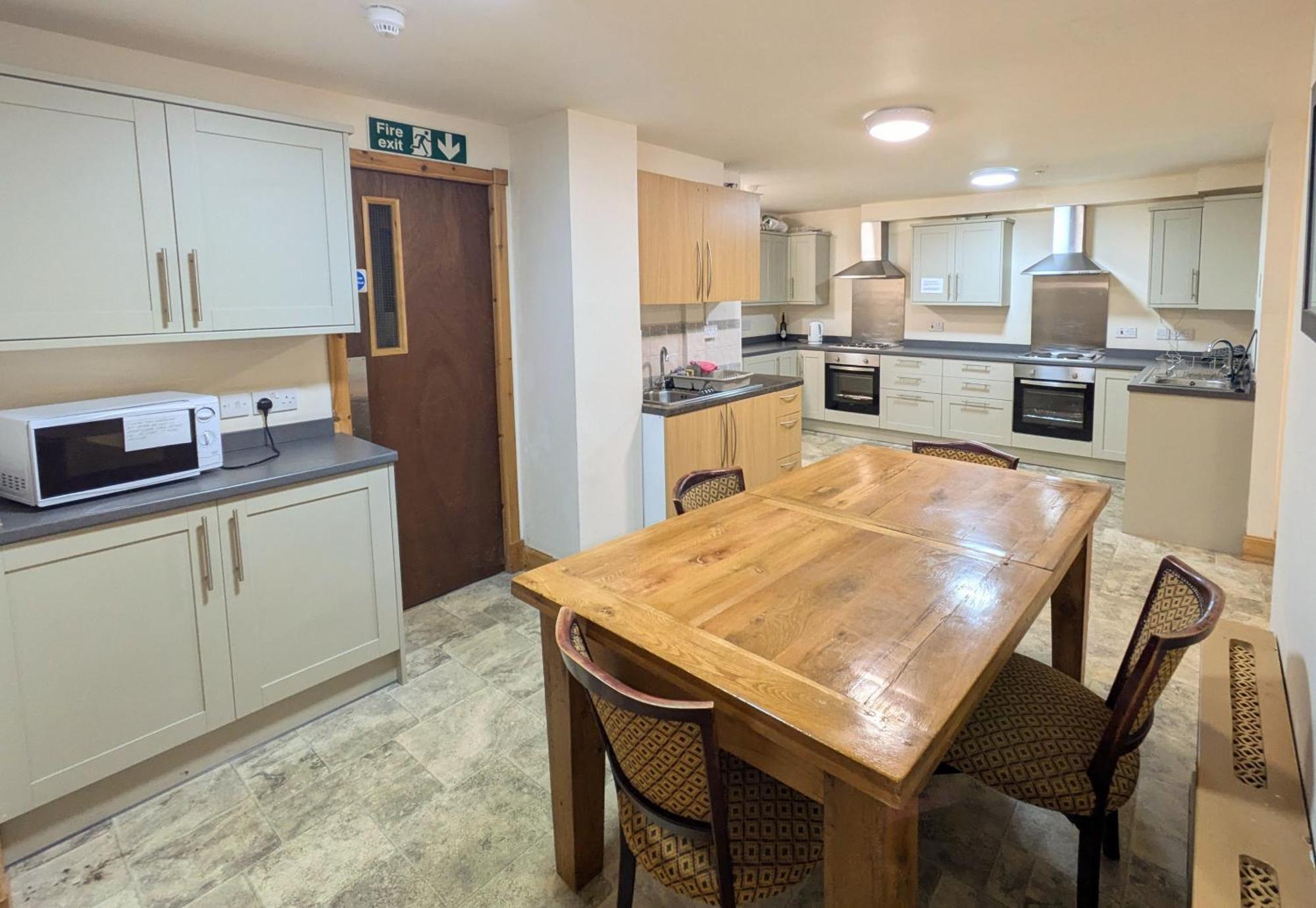 Hollybank - Ensuite Room & Use Of Large Shared Kitchen دومفريس المظهر الخارجي الصورة