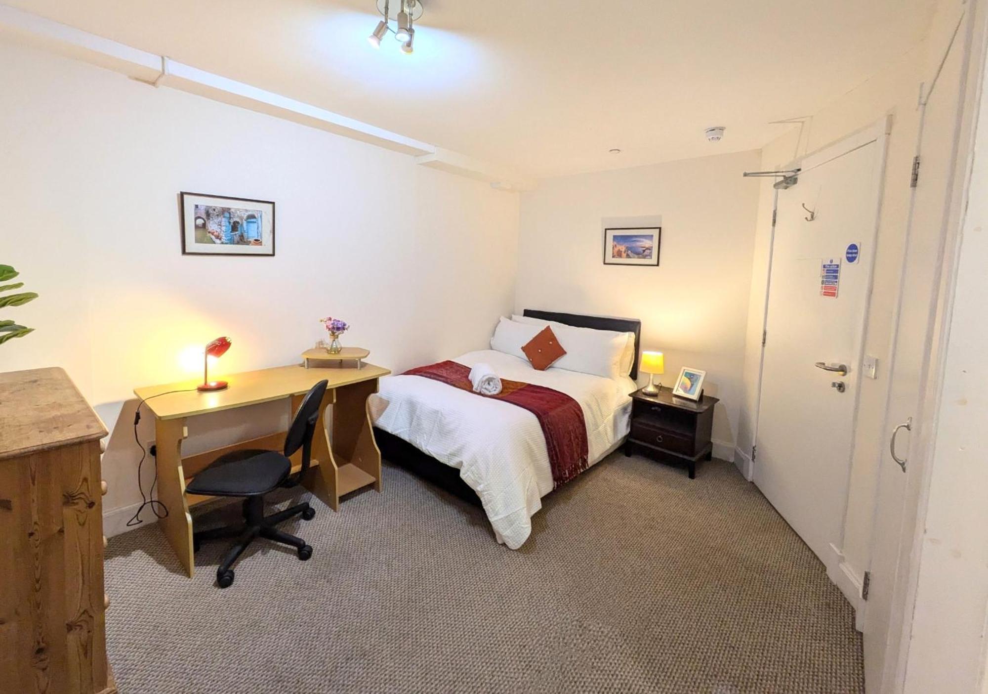 Hollybank - Ensuite Room & Use Of Large Shared Kitchen دومفريس المظهر الخارجي الصورة