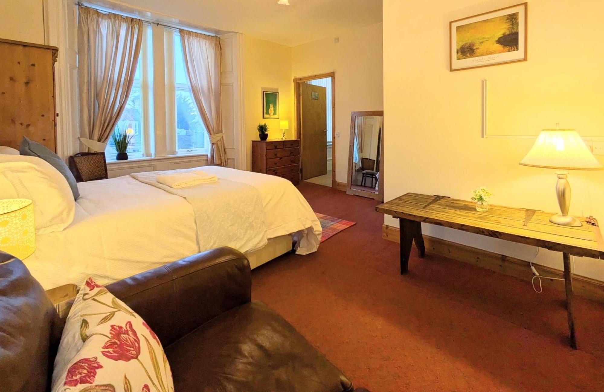 Hollybank - Ensuite Room & Use Of Large Shared Kitchen دومفريس المظهر الخارجي الصورة
