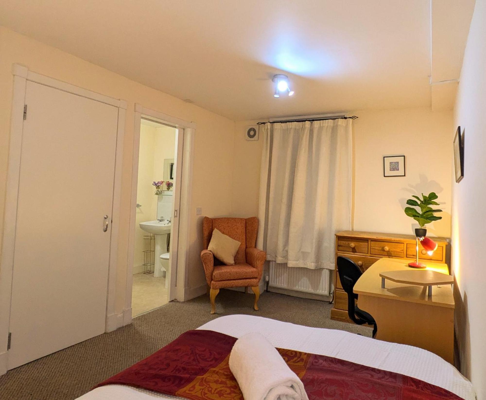 Hollybank - Ensuite Room & Use Of Large Shared Kitchen دومفريس المظهر الخارجي الصورة